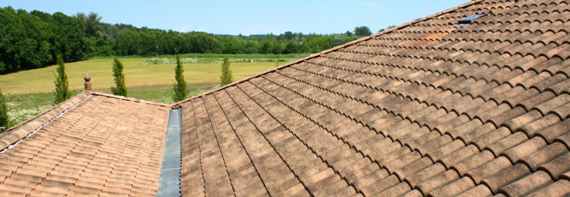 Tretia Galéria domy a strechy